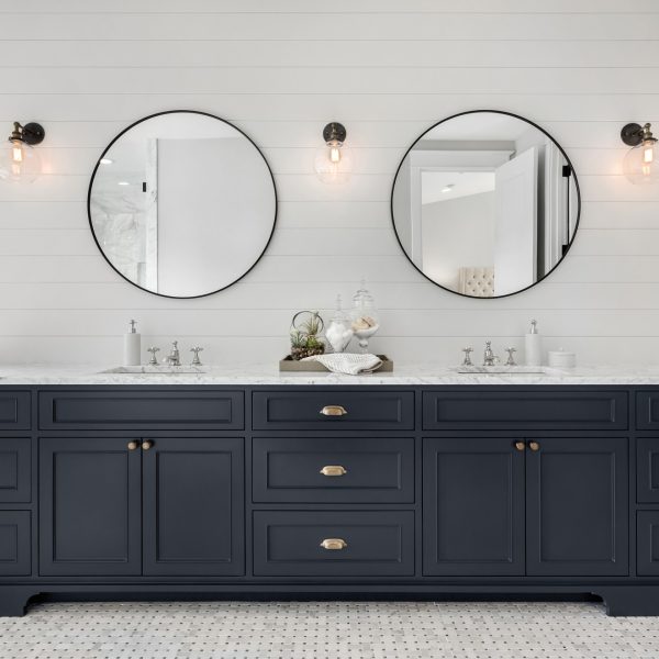 Large-Double-Vanity-in-Master-Bathroom-in-New-Luxury-Home